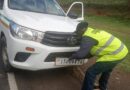 Why NTSA officers are removing number plates from motorists’ cars on the road